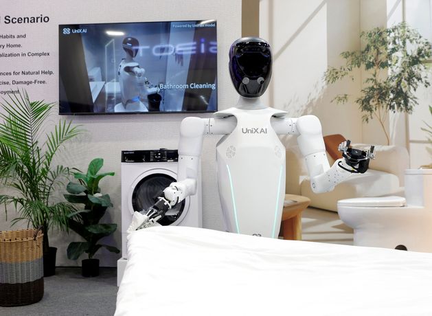 Chinese humanoid robots draw attention across CES show floor